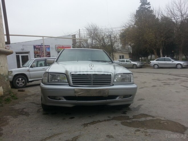 Mercedes C 220 1999, 242,000 km - 2.2 l - Bakı