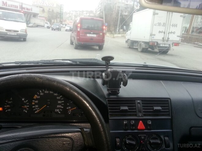 Mercedes C 220 1999, 242,000 km - 2.2 l - Bakı