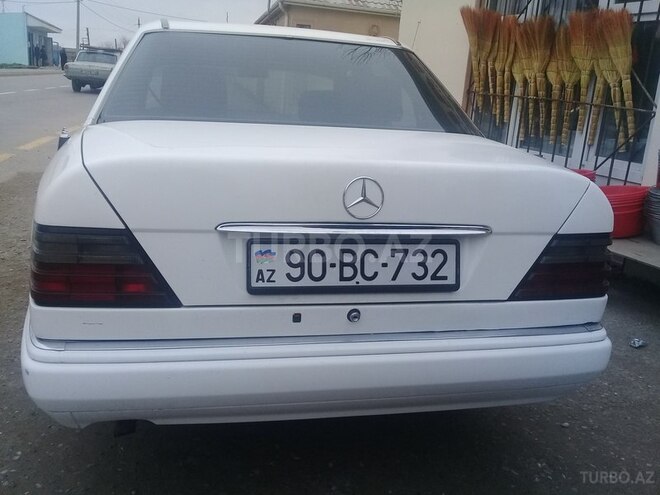 Mercedes E 220 1995, 400,000 km - 2.2 л - Bakı