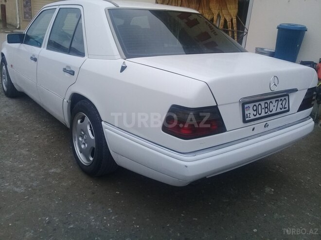 Mercedes E 220 1995, 400,000 km - 2.2 л - Bakı