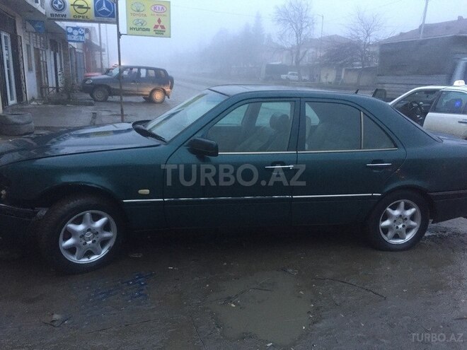 Mercedes C 180 1994, 3,400,080 km - 0.2 l - Quba