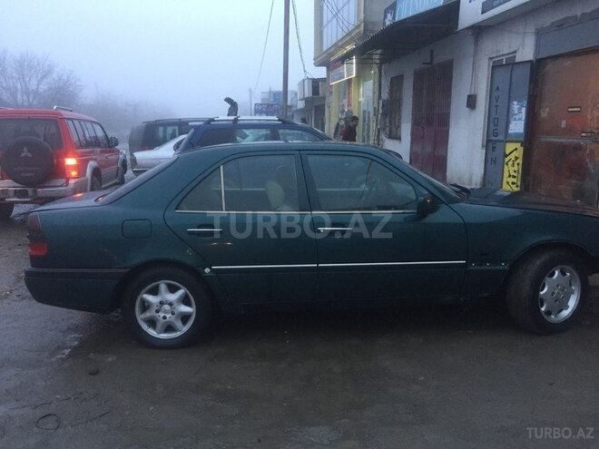 Mercedes C 180 1994, 3,400,080 km - 0.2 l - Quba