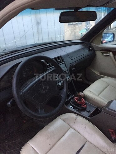 Mercedes C 180 1994, 3,400,080 km - 0.2 l - Quba