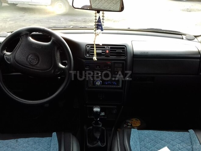 Opel Vectra 1994, 290,000 km - 2.0 l - Zaqatala