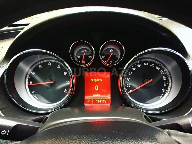 Opel Insignia 2010, 141,000 km - 2.0 л - Bakı