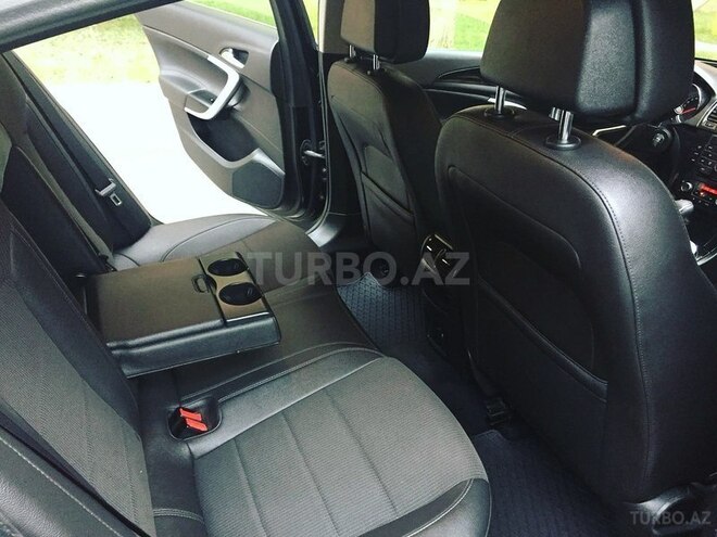 Opel Insignia 2010, 141,000 km - 2.0 л - Bakı