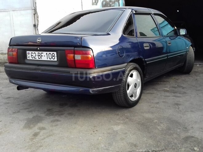Opel Vectra 1994, 290,000 km - 2.0 l - Zaqatala