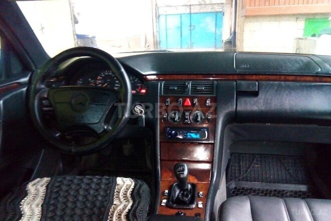 Mercedes E 220 1996, 350,000 km - 2.2 l - Şirvan