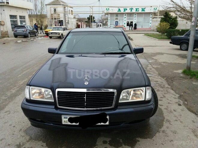 Mercedes C 220 2000, 324,000 km - 2.2 л - Bakı
