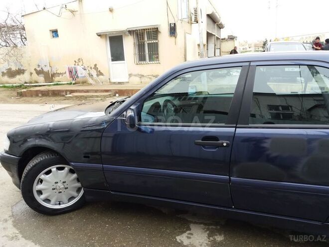Mercedes C 220 2000, 324,000 km - 2.2 л - Bakı