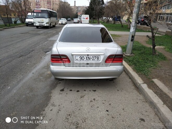 Mercedes E 280 2000, 312,000 km - 2.8 l - Bakı