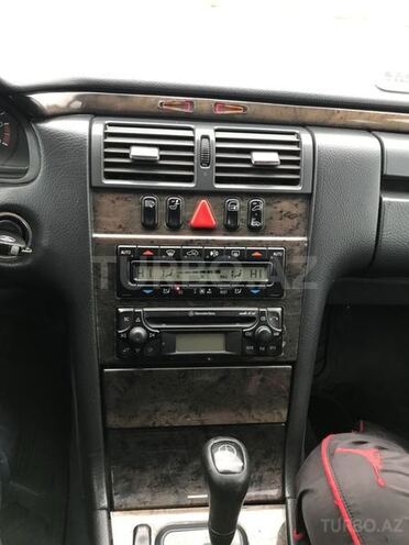 Mercedes E 320 2000, 229,000 km - 3.2 l - Qax