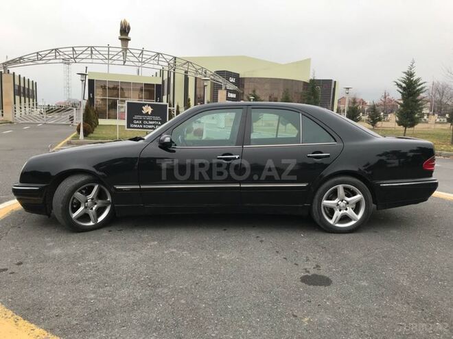 Mercedes E 320 2000, 229,000 km - 3.2 l - Qax