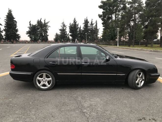 Mercedes E 320 2000, 229,000 km - 3.2 l - Qax