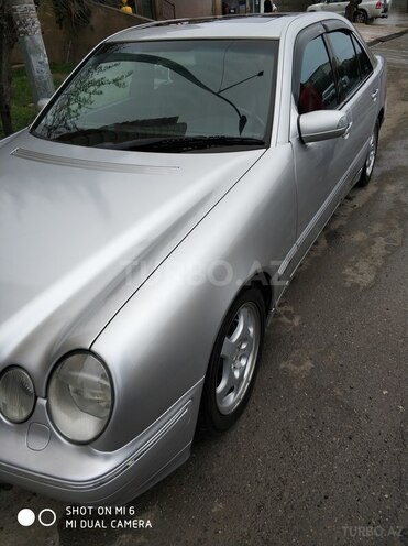 Mercedes E 280 2000, 312,000 km - 2.8 l - Bakı