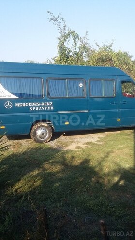 Mercedes Sprinter 208 1995, 387,456 km - 2.9 л - Zaqatala
