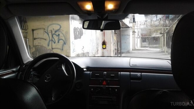 Mercedes E 220 2002, 315,896 km - 2.2 л - Bakı