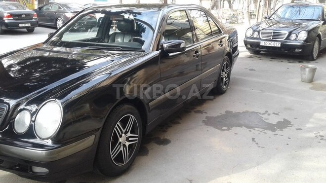 Mercedes E 220 2002, 315,896 km - 2.2 л - Bakı