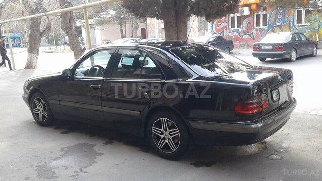 Mercedes E 220 2002, 315,896 km - 2.2 л - Bakı