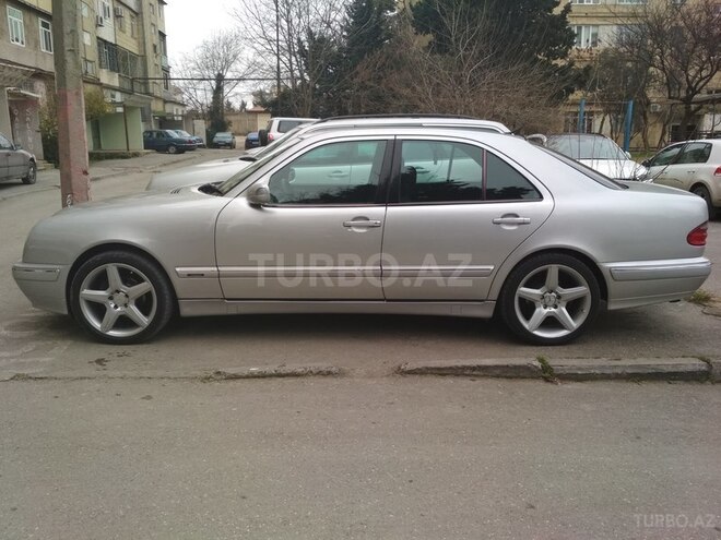 Mercedes E 240 1999, 241,739 km - 2.4 л - Bakı