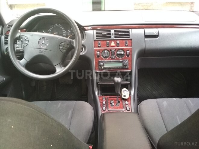 Mercedes E 240 1999, 241,739 km - 2.4 л - Bakı