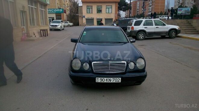Mercedes E 220 1996, 311,000 km - 2.2 л - Sumqayıt