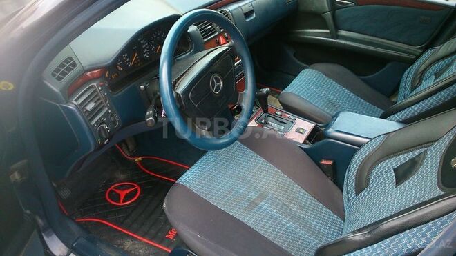 Mercedes E 220 1996, 311,000 km - 2.2 л - Sumqayıt