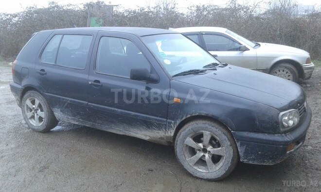 Volkswagen Golf 1992, 50,000 km - 1.6 l - Quba