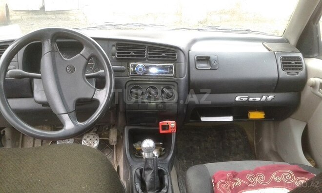 Volkswagen Golf 1992, 50,000 km - 1.6 l - Quba