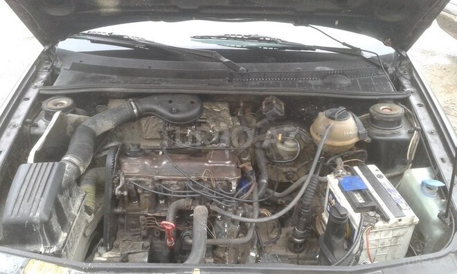 Volkswagen Golf 1992, 50,000 km - 1.6 l - Quba