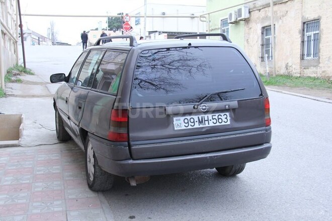 Opel Astra 1995, 256,000 km - 1.6 l - Bakı