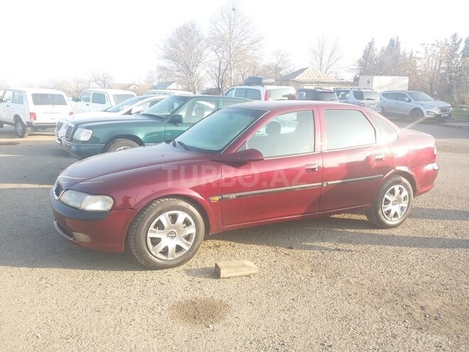 Opel Vectra 1996, 210,000 km - 2.0 l - Gəncə