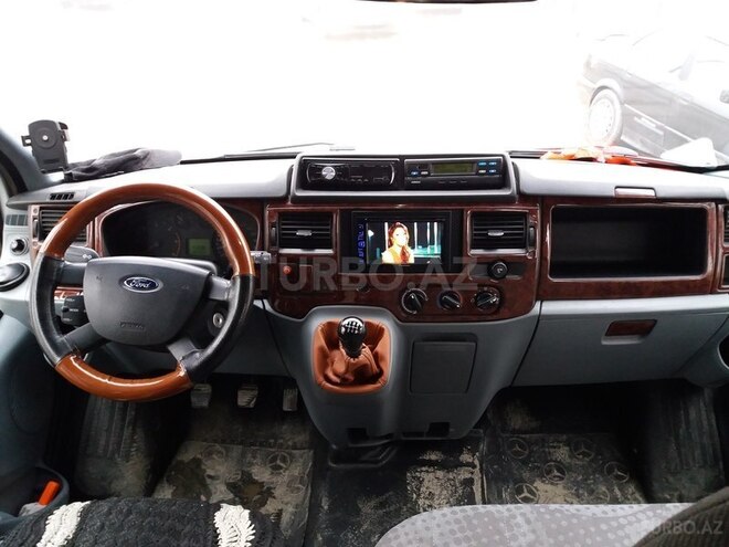 Ford Transit 2012, 284,000 km - 2.2 л - Quba