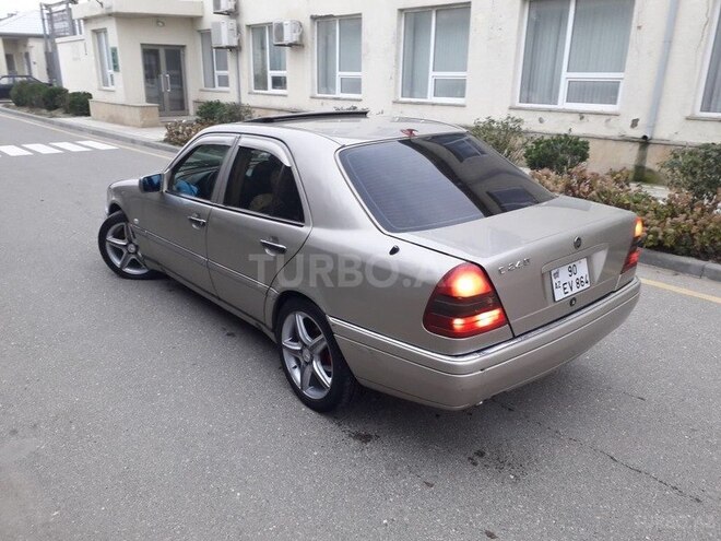 Mercedes C 220 1995, 289,000 km - 2.2 l - Sumqayıt