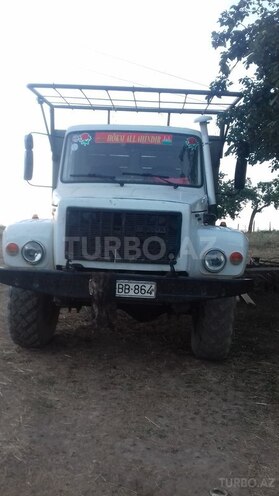 GAZ  2004, 130,000 km - 4.7 l - Lerik