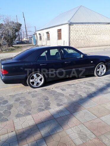 Mercedes E 240 1998, 206,150 km - 2.4 l - Gəncə