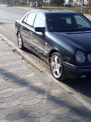 Mercedes E 240 1998, 206,150 km - 2.4 l - Gəncə