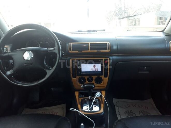 Volkswagen Passat 2004, 240,700 km - 1.8 l - Bakı