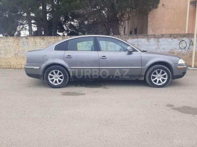 Volkswagen Passat 2004, 240,700 km - 1.8 l - Bakı