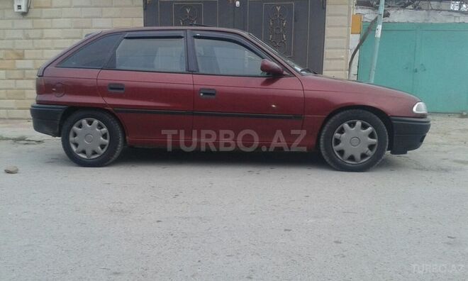Opel Astra 1995, 327,000 km - 1.6 l - Sumqayıt