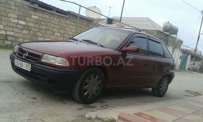 Opel Astra 1995, 327,000 km - 1.6 l - Sumqayıt