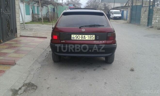 Opel Astra 1995, 327,000 km - 1.6 l - Sumqayıt