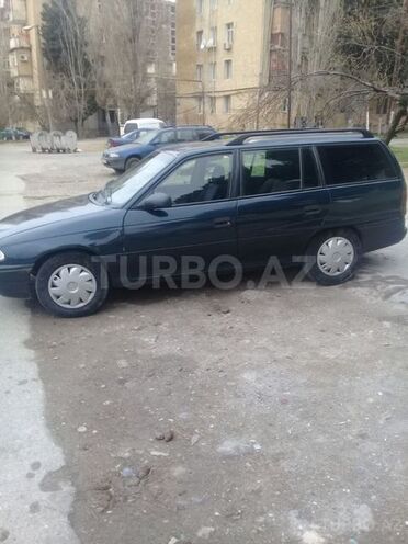 Opel Astra 1995, 257,000 km - 1.6 л - Bakı