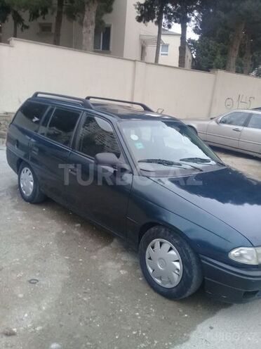 Opel Astra 1995, 257,000 km - 1.6 л - Bakı