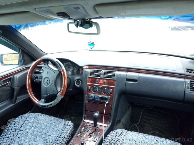 Mercedes E 240 1998, 292,000 km - 2.4 л - Bakı