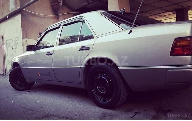 Mercedes E 200 1991, 357,894 km - 0.2 l - Bakı