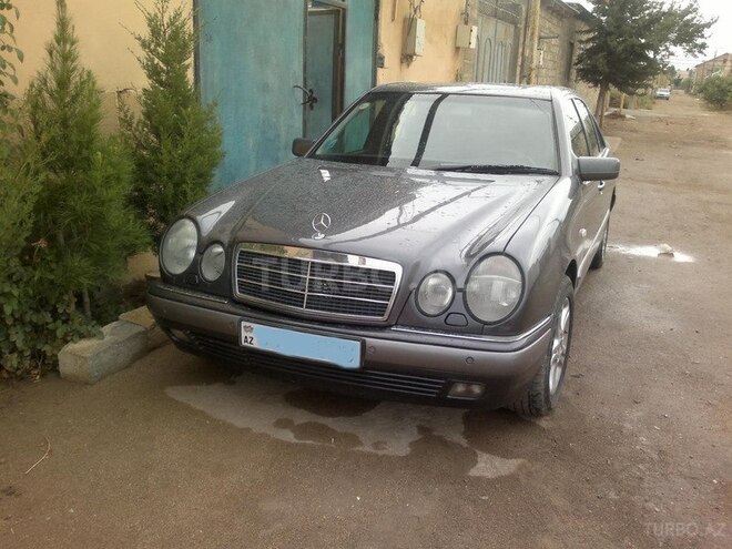 Mercedes E 240 1999, 206,728 km - 2.4 l - Bakı