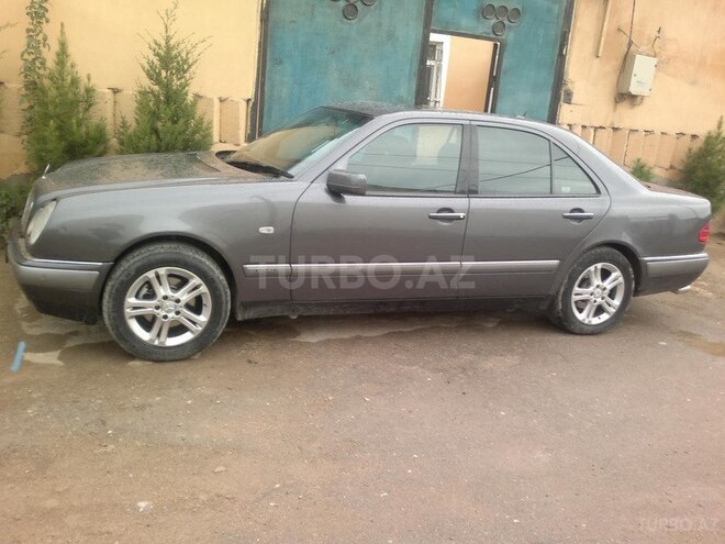 Mercedes E 240 1999, 206,728 km - 2.4 l - Bakı