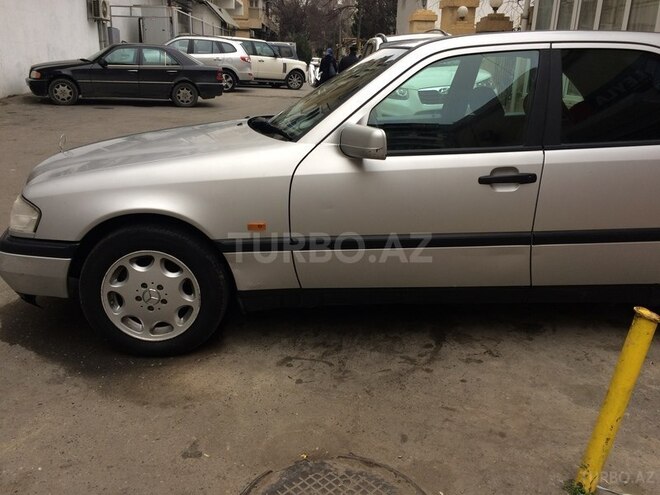 Mercedes C 180 1995, 325,600 km - 1.8 л - Bakı
