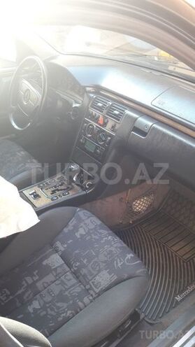 Mercedes E 240 1998, 350,000 km - 2.4 l - Bakı